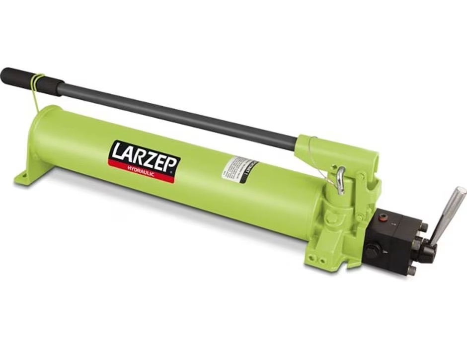Two Speed, Hydraulic Hand Pump, 4,0 cm3 Oil Displacement per Stroke at 700 bar, 2600 cm3 Usable Oil, For use with Double Acting Cylinders
