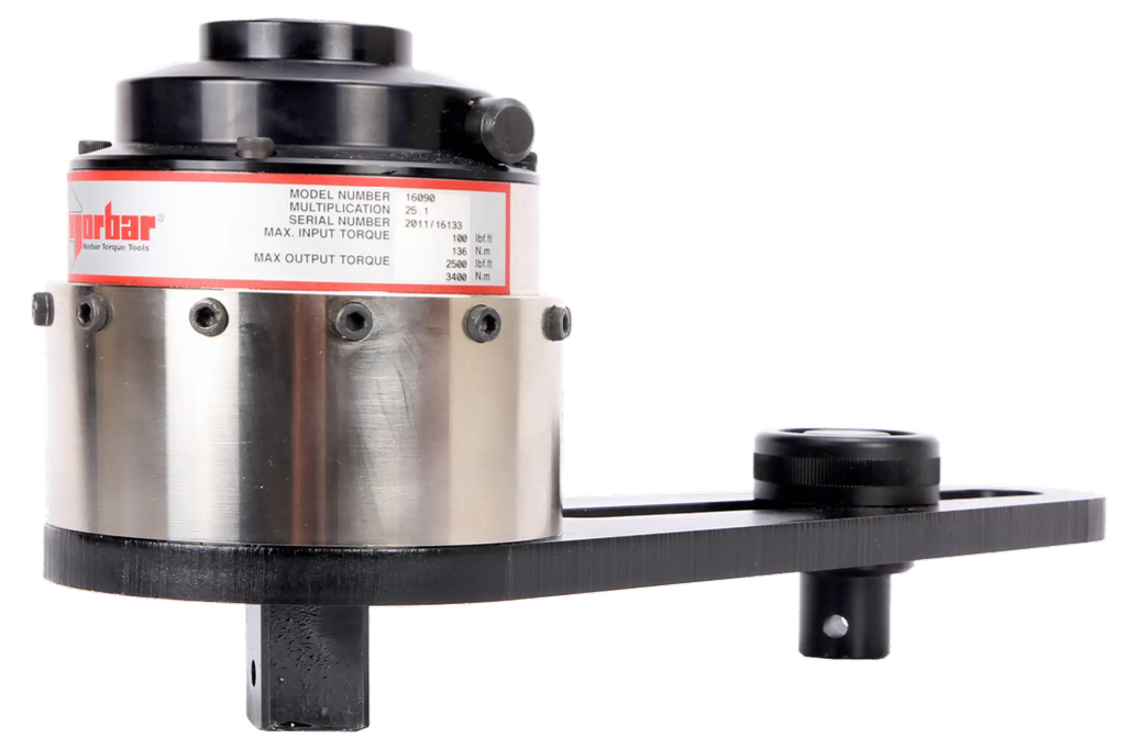 Standard Series HT5 Hand Torque Multiplier with Anti Wind-Up Ratchet and Sliding Reaction 3,400 N·m 1/2" in 1" out